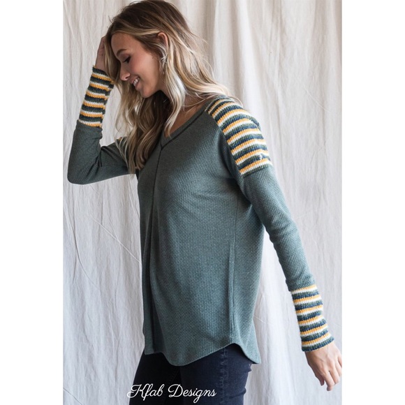 ❤️LAST 1! V Neck Waffle Knit Stripe Contrast Top! - Picture 7 of 8